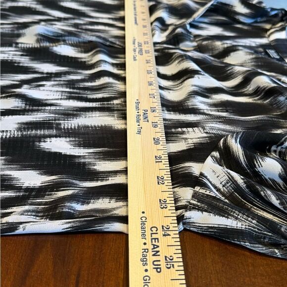 a.n.a. Shear Popover 3/4 Sleeves V Neck Top Size XL - Picture 7 of 9